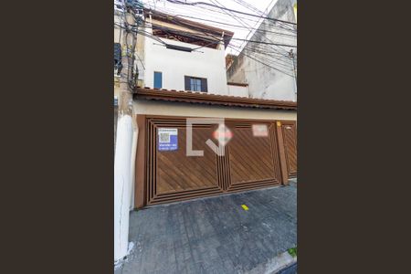 Casa à venda com 260m², 3 quartos e 2 vagas Casa à venda com 260m², 3 quartos e 2 vagasFachada