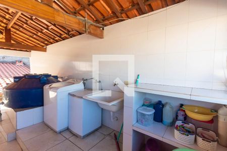 Casa à venda com 260m², 3 quartos e 2 vagas Casa à venda com 260m², 3 quartos e 2 vagasÁrea de serviço