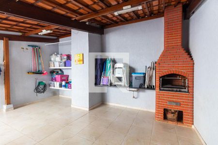 Casa à venda com 260m², 3 quartos e 2 vagas Casa à venda com 260m², 3 quartos e 2 vagasChurrasqueira