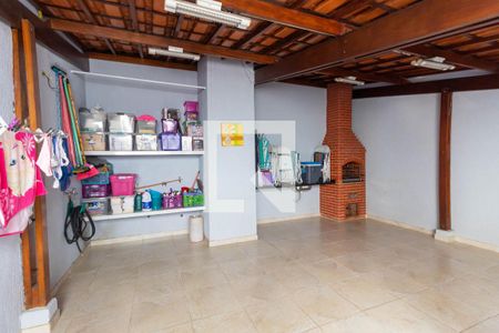 Casa à venda com 260m², 3 quartos e 2 vagas Casa à venda com 260m², 3 quartos e 2 vagasChurrasqueira