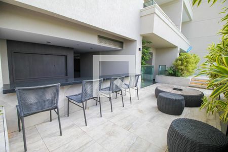 Apartamento à venda com 181m², 3 quartos e 2 vagas Apartamento à venda com 181m², 3 quartos e 2 vagasBar da Piscina