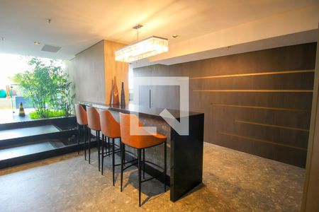 Apartamento à venda com 181m², 3 quartos e 2 vagas Apartamento à venda com 181m², 3 quartos e 2 vagasBar da Piscina