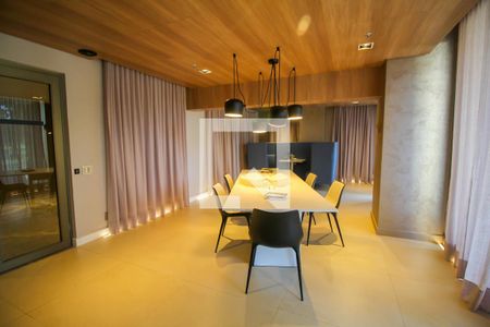 Apartamento à venda com 181m², 3 quartos e 2 vagas Apartamento à venda com 181m², 3 quartos e 2 vagasCoworking