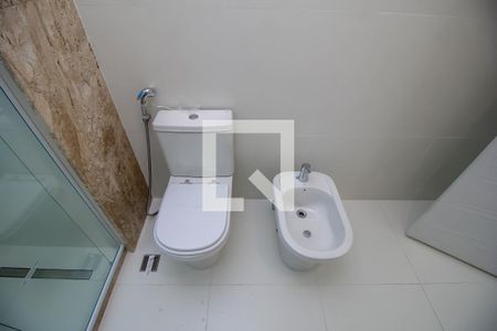 Apartamento à venda com 181m², 3 quartos e 2 vagas Apartamento à venda com 181m², 3 quartos e 2 vagasBanheiro da Suíte 1