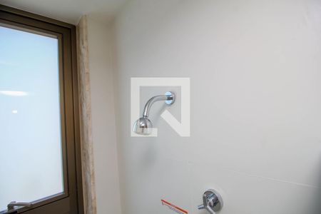 Apartamento à venda com 181m², 3 quartos e 2 vagas Apartamento à venda com 181m², 3 quartos e 2 vagasChuveiro