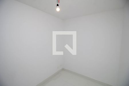 Apartamento à venda com 181m², 3 quartos e 2 vagas Apartamento à venda com 181m², 3 quartos e 2 vagasQuarto de Serviço