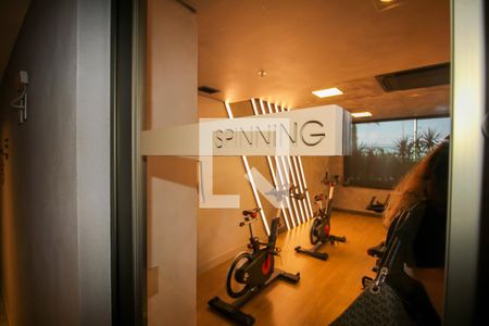 Apartamento à venda com 181m², 3 quartos e 2 vagas Apartamento à venda com 181m², 3 quartos e 2 vagasÁrea comum - Spinning