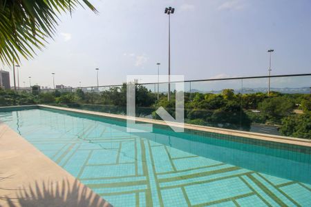 Apartamento à venda com 181m², 3 quartos e 2 vagas Apartamento à venda com 181m², 3 quartos e 2 vagasÁrea comum - Piscina