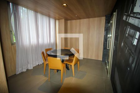 Apartamento à venda com 181m², 3 quartos e 2 vagas Apartamento à venda com 181m², 3 quartos e 2 vagasPub