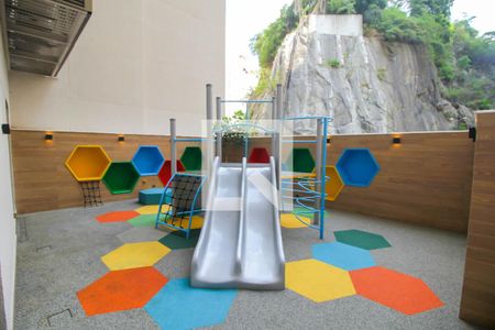 Apartamento à venda com 181m², 3 quartos e 2 vagas Apartamento à venda com 181m², 3 quartos e 2 vagasBrinquedoteca