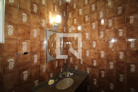 Casa à venda com 165m², 3 quartos e 2 vagasBanheiro 3 social