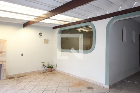 Casa à venda com 165m², 3 quartos e 2 vagasGaragem