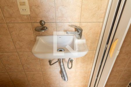 Apartamento à venda com 97m², 3 quartos e sem vaga Apartamento à venda com 97m², 3 quartos e sem vagaBanheiro de Serviço