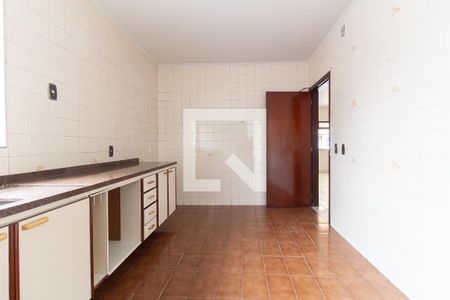 Casa à venda com 189m², 3 quartos e 4 vagas Casa à venda com 189m², 3 quartos e 4 vagasCozinha