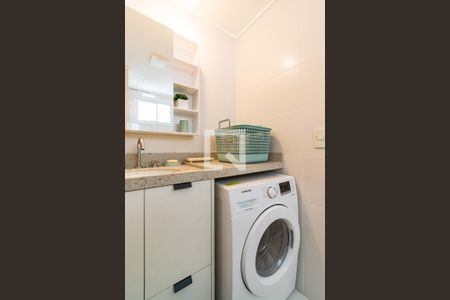 Banheiro Social/Lavanderia de kitnet/studio para alugar com 1 quarto, 21m² em Vila Clementino, São Paulo