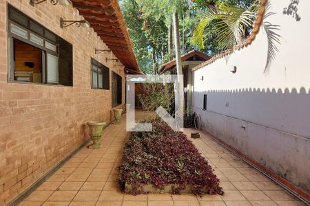 Casa à venda com 630m², 5 quartos e 8 vagas Casa à venda com 630m², 5 quartos e 8 vagasÁrea Externa