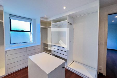 Apartamento à venda com 405m², 5 quartos e 4 vagasCloset