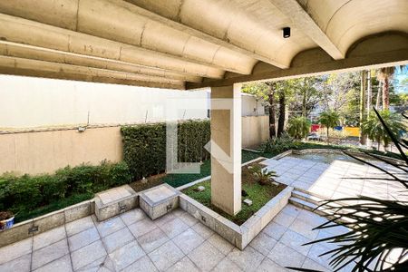 Apartamento à venda com 405m², 5 quartos e 4 vagasVista