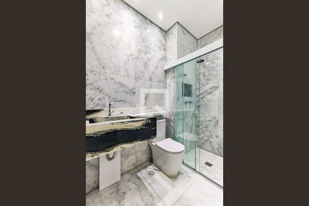 Apartamento à venda com 150m², 2 quartos e 2 vagas Apartamento à venda com 150m², 2 quartos e 2 vagasBanheiro da Suíte