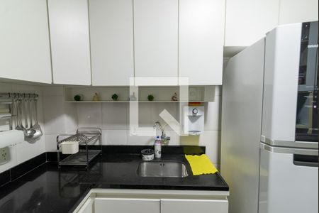 Apartamento à venda com 100m², 3 quartos e 2 vagas Apartamento à venda com 100m², 3 quartos e 2 vagasCozinha