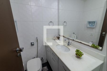 Apartamento à venda com 100m², 3 quartos e 2 vagas Apartamento à venda com 100m², 3 quartos e 2 vagasBanheiro Social