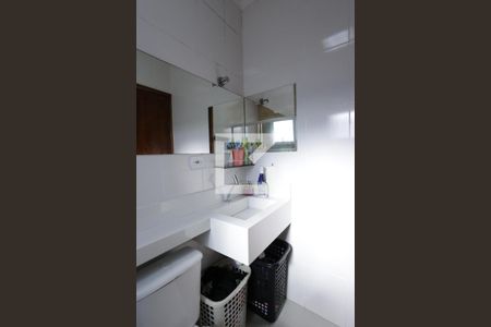 Casa à venda com 84m², 2 quartos e 2 vagasBanheiro da Suíte 2