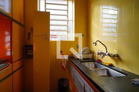 Casa à venda com 370m², 5 quartos e 5 vagasCozinha