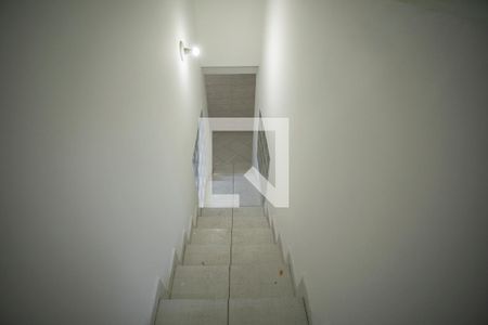 Escadas de apartamento para alugar com 1 quarto, 40m² em Parque Jabaquara, São Paulo