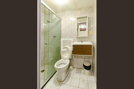 Banheiro de apartamento para alugar com 1 quarto, 36m² em Jardim Apipema, Salvador