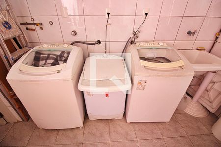 Casa à venda com 216m², 3 quartos e 2 vagasLavanderia