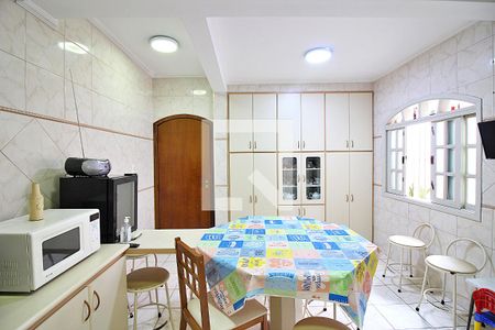 Casa à venda com 216m², 3 quartos e 2 vagasCozinha