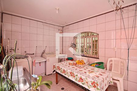 Casa à venda com 216m², 3 quartos e 2 vagasLavanderia