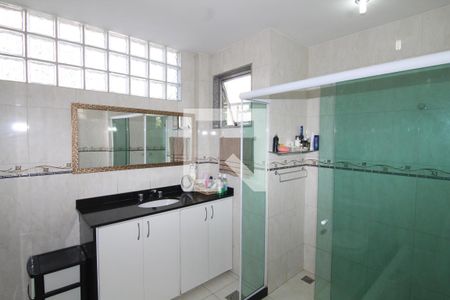 Casa à venda com 277m², 3 quartos e 2 vagasBanheiro da Suíte 1