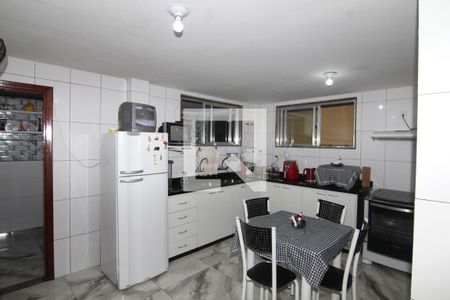 Casa à venda com 277m², 3 quartos e 2 vagasCozinha
