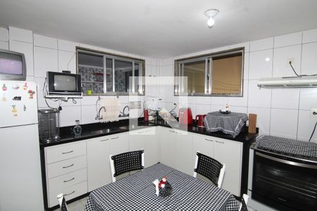 Casa à venda com 277m², 3 quartos e 2 vagasCozinha