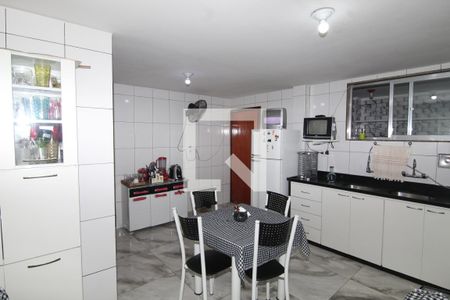 Casa à venda com 277m², 3 quartos e 2 vagasCozinha