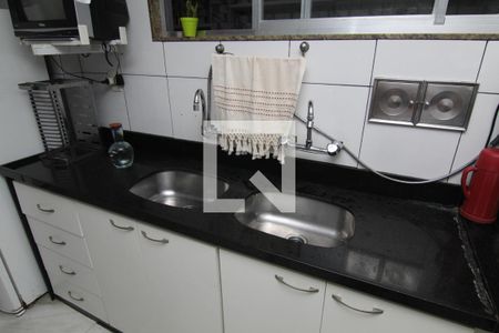 Casa à venda com 277m², 3 quartos e 2 vagasCozinha