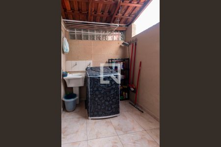 Casa de condomínio à venda com 75m², 2 quartos e 2 vagasÁrea de Serviço