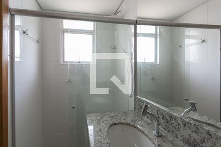 Apartamento à venda com 70m², 2 quartos e 2 vagasBanheiro da Suíte