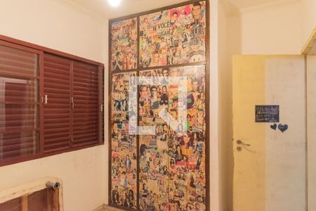 Casa à venda com 193m², 6 quartos e 2 vagas Casa à venda com 193m², 6 quartos e 2 vagasQuarto