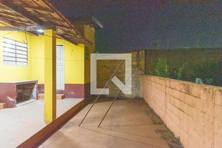 Casa à venda com 193m², 6 quartos e 2 vagas Casa à venda com 193m², 6 quartos e 2 vagasQuintal