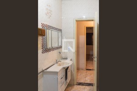 Casa à venda com 193m², 6 quartos e 2 vagas Casa à venda com 193m², 6 quartos e 2 vagasBanheiro