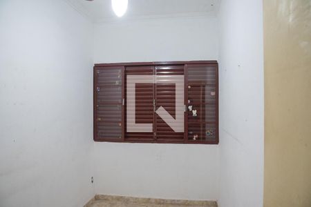 Casa à venda com 193m², 6 quartos e 2 vagas Casa à venda com 193m², 6 quartos e 2 vagasQuarto