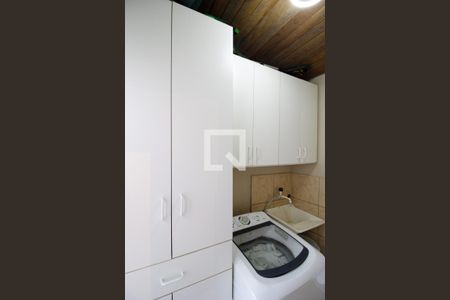 Casa à venda com 110m², 3 quartos e 1 vagaÁrea de Serviço