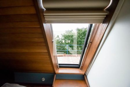 Casa de condomínio à venda com 150m², 3 quartos e 2 vagasSótão