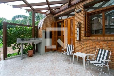 Casa de condomínio à venda com 150m², 3 quartos e 2 vagasChurrasqueira