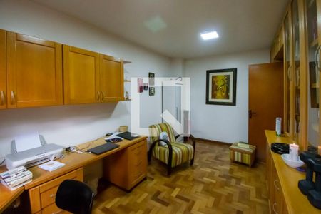 Casa de condomínio à venda com 150m², 3 quartos e 2 vagasEscritório