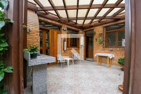 Casa de condomínio à venda com 150m², 3 quartos e 2 vagasQuintal