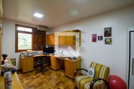 Casa de condomínio à venda com 150m², 3 quartos e 2 vagasEscritório