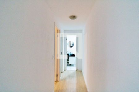 Corredor de apartamento para alugar com 2 quartos, 45m² em Jardim Elizabete, Taboão da Serra